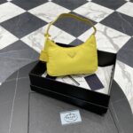 프라다 (블랙프라임) 호보 미니 호보백 Mini 레더 노란색 NE515