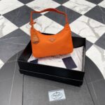 프라다 (블랙프라임) 호보 미니 나일론 백 호보백 Mini 나일론 오렌지 NE515