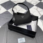 프라다 (블랙프라임) 호보 미니 나일론 백 호보백 Mini 나일론 블랙 NE515