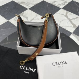 셀린느 (블랙프라임) 아바 숄더백 레더 블랙 196923