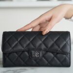 샤넬 (팬더) 클래식 플랩 롱 지갑 블랙 실버