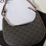 셀린느 (블랙프라임) 아바 숄더백 레더 블랙프라임 브라운