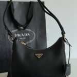 프라다 (블랙프라임) 호보백 소가죽 블랙 BC204