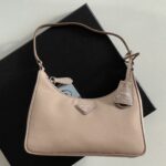 프라다 (블랙프라임) 호보백 레더 스포티 섹시 스타일 밀크티 NE204