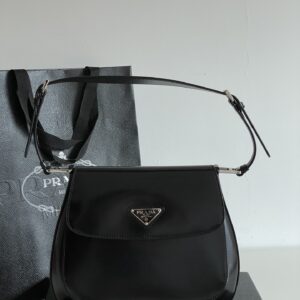 프라다 (블랙프라임) 클레오 대형 플랩 숄더백 대형 가죽 블랙 BD303
