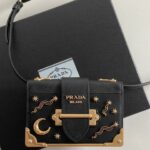 프라다 (블랙프라임) 카히에 토트백 Saffiano Leather 별달 패턴 블랙 BH018