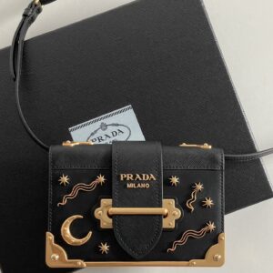 프라다 (블랙프라임) 카히에 토트백 Saffiano Leather 별달 패턴 블랙 BH018