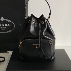 프라다 (블랙프라임) 나일론 미니 버킷 백  Mini 나일론 블랙 BH038