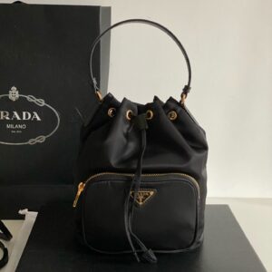 프라다 (블랙프라임) 리나일론 미니 버킷백 Mini Re-Nylon 블랙 BH038