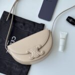 셀린느 (블랙프라임) 바사체 크로스백 레더 아이스 블루 111233