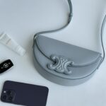 셀린느 (블랙프라임) 바사체 크로스백 레더 아이스 블루