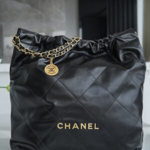 샤넬 (팬더) 22 핸드백 대형 블랙 골드