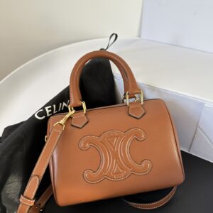 셀린느 (블랙프라임) 퀴르 트리옴프 보스턴 백 레더 블랙프라임 브라운 197583