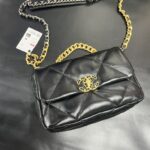 샤넬 (팬더) 19백 미니 블랙 골드 체인 소가죽