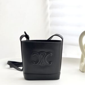 셀린느 (블랙프라임) 미니 물통 백 가방 Mini 레더 로고 블랙 0L433