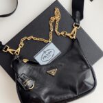 프라다 (블랙프라임) 프라다 리나일론과 사피아노 가죽 백팩 사피아노 가죽 블랙 BH204