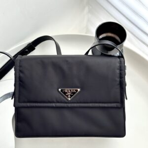 프라다 (블랙프라임) 리사이클 나일론 숄더백 중형 리사이클 나일론 블랙 BD255