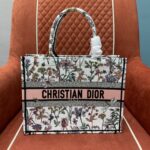디올 (OC) 디올 북 토트 토트백 캔버스 드래곤플라이 자수 화이트 1296
