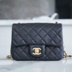 샤넬 (팬더) 23C 금속구형 숄더백 블랙