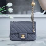 샤넬 (팬더) 금속구형 숄더백 심플한 디자인 심플한 그레이