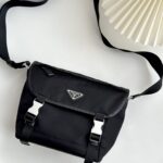 프라다 (블랙프라임) 프라다 블랙프라임 사각형 숄더백 나일론 사각형 디자인 블랙 VD066