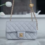 샤넬 (팬더) 금속구슬 미니 연회색 양가죽 백