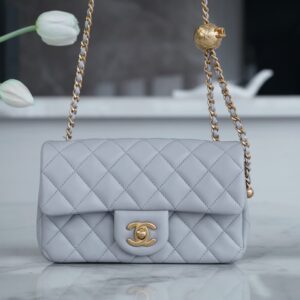 샤넬 (팬더) 금속구슬 미니 연회색 양가죽 백