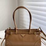 프라다 (블랙프라임) 소프트 럭스 미니 빈티지 바게트 미니백 Mini 가죽 브라운 BA426