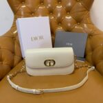 디올 (OC) 30 몬타뉴 숄더백 가죽 크림 9260