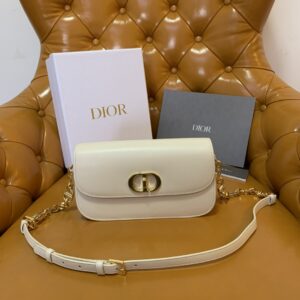 디올 (OC) 30 몬타뉴 숄더백 가죽 크림 9260