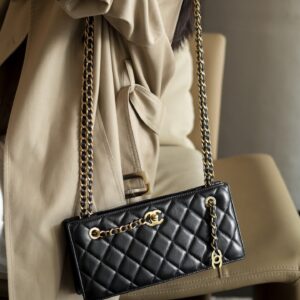 샤넬 (팬더) 퀼팅 체인 숄더백 블랙