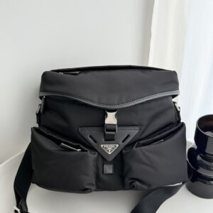 프라다 (블랙프라임) 리사이클 나일론 숄더백 리사이클 나일론 리사이클 블랙 VD062