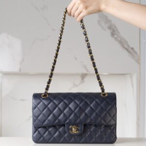 샤넬 (팬더) 클래식 플랩 미디움 심플한 깊은 네이비