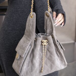 샤넬 (팬더) 퀼팅 그레이 스웨이드 백