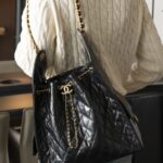샤넬 (팬더) 퀼팅 블랙 토트백