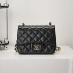 샤넬 (팬더) 클래식 플랩 블랙 양가죽 금속 체인 백