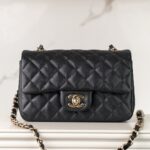 샤넬 (팬더) 클래식 플랩 미니 블랙 골드