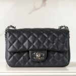 샤넬 (팬더) 클래식 플랩 미니 블랙 실버