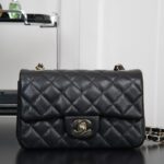 샤넬 (팬더) 클래식 플랩 미니 블랙 골드