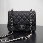 샤넬 (팬더) 클래식 플랩 블랙 실버
