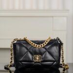 샤넬 (팬더) 19 백 클래식 블랙 소가죽