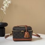 셀린느 (블랙프라임) 블랙 프라임 바니티 케이스 화장품 가방 레더 특징: 잠금장치 블랙 119463