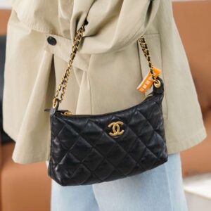 샤넬 (팬더) 클래식 미니 블랙 퀼팅 가방