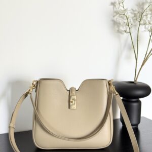 셀린느 (블랙프라임) 16 소프트 중형 호보 Hobo 가방 레더 블랙 120693