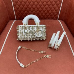 디올 (OC) 레디 디조이 미니백 초미니 가죽 자수 보석 장식 화이트 09102350