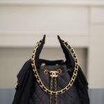 샤넬 (팬더) 호보 백 스몰 블랙 데님