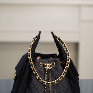 샤넬 (팬더) 호보 백 스몰 블랙 데님