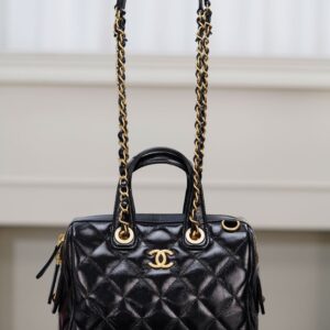 샤넬 (팬더) 25A 수제 볼링백 소형 블랙