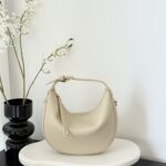 셀린느 (블랙프라임) 루루 미디움 숄더백 미디움 소가죽 베이지 120723