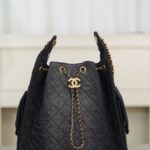 샤넬 (팬더) 25s 호보 백 대형 블랙 소가죽